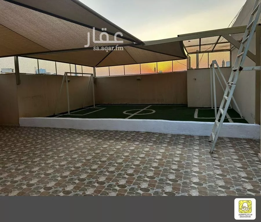 عمارة 650 م² في شظاة 4