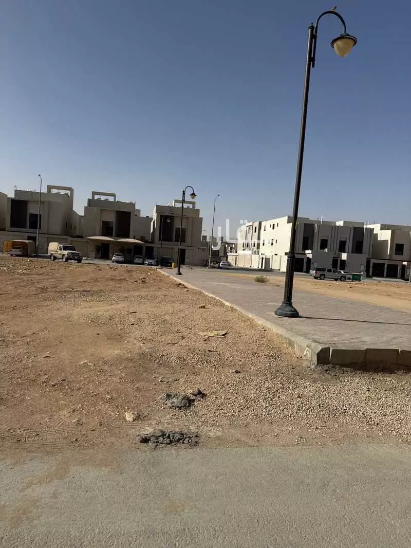 عقار  في عكاظ، الرياض 6