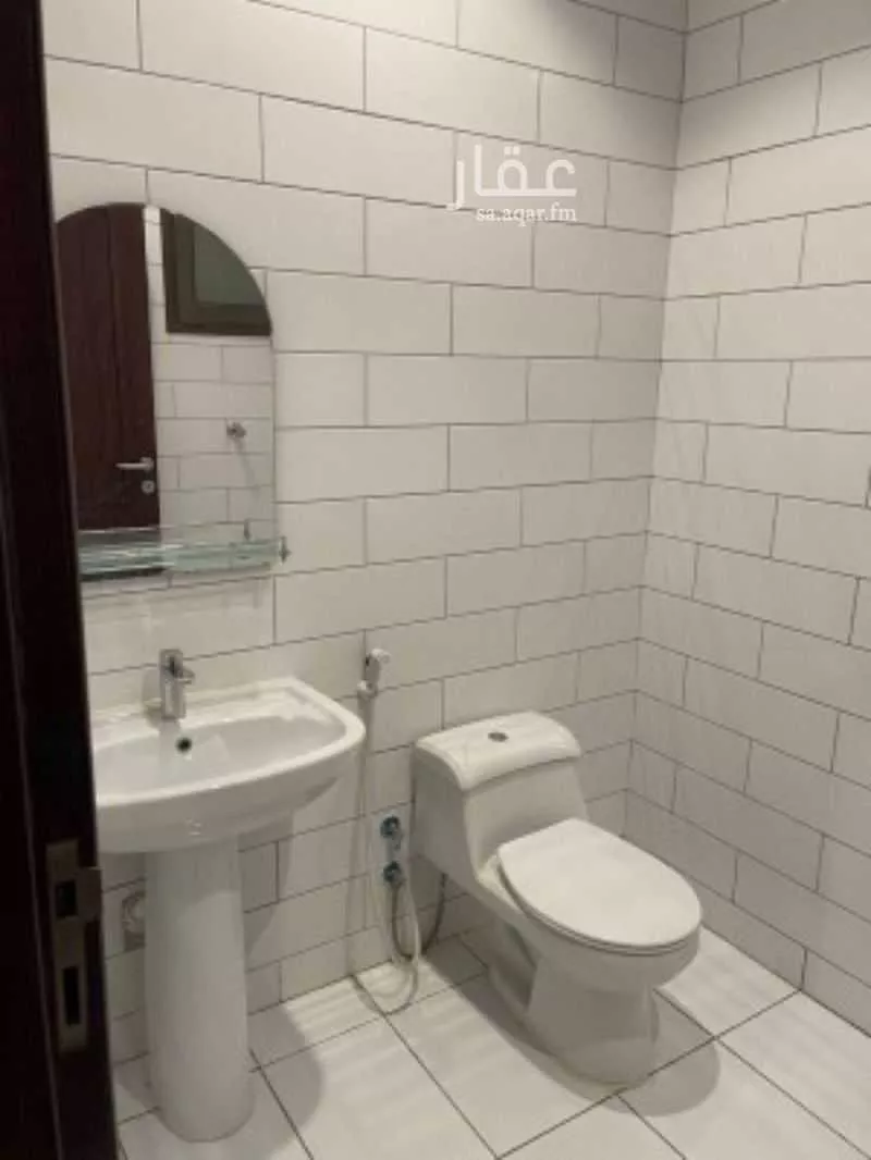 شقة 2 غرف في الحمرا 4