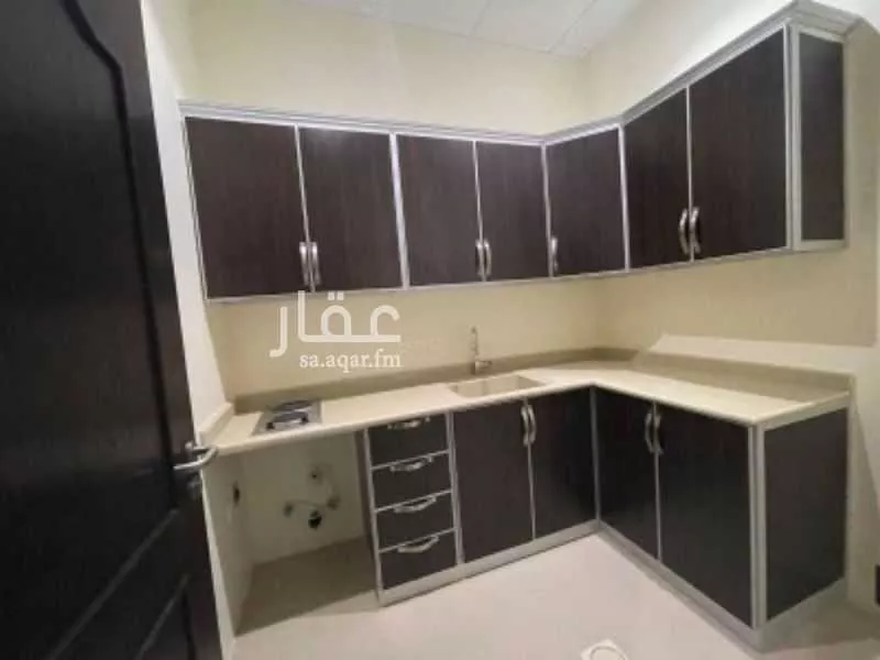 شقة 2 غرف في الحمرا 3