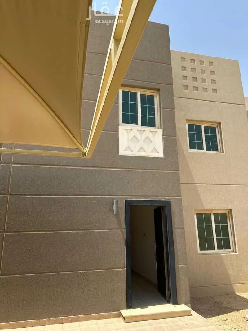 فيلا 4 غرف في العارض 3