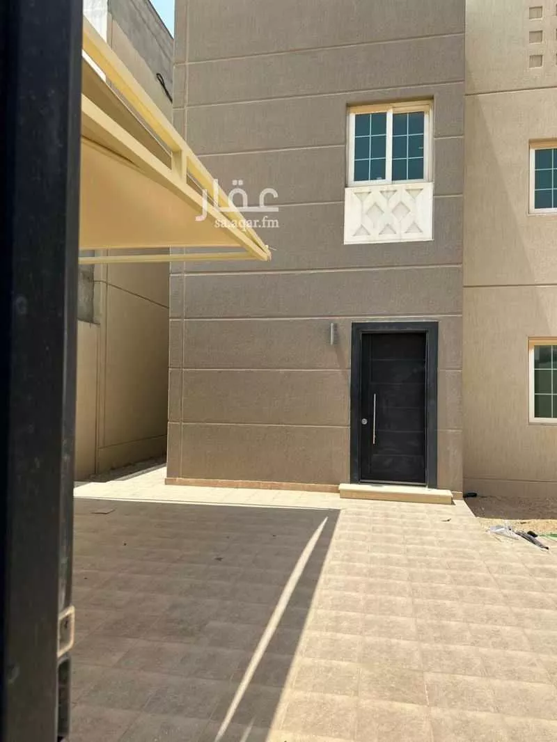 فيلا 4 غرف في العارض 1