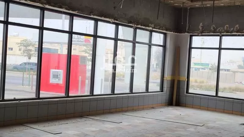 محل 52 م² في البديعة 3