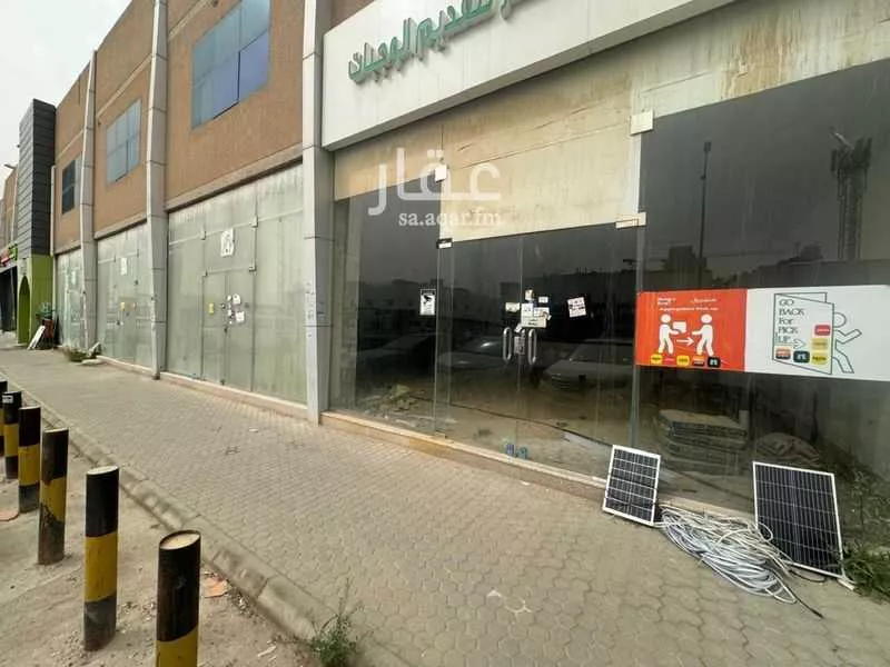 محل 3740 م² في المروج 2