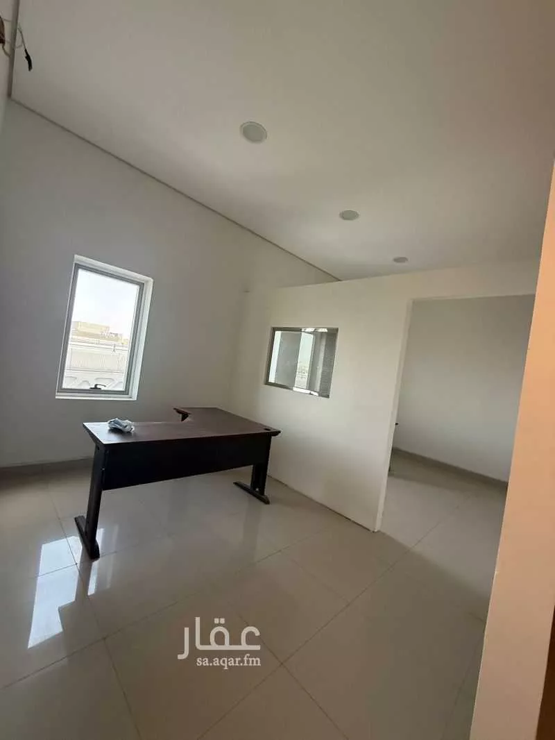 مكتب 425 م² في الروضة 2