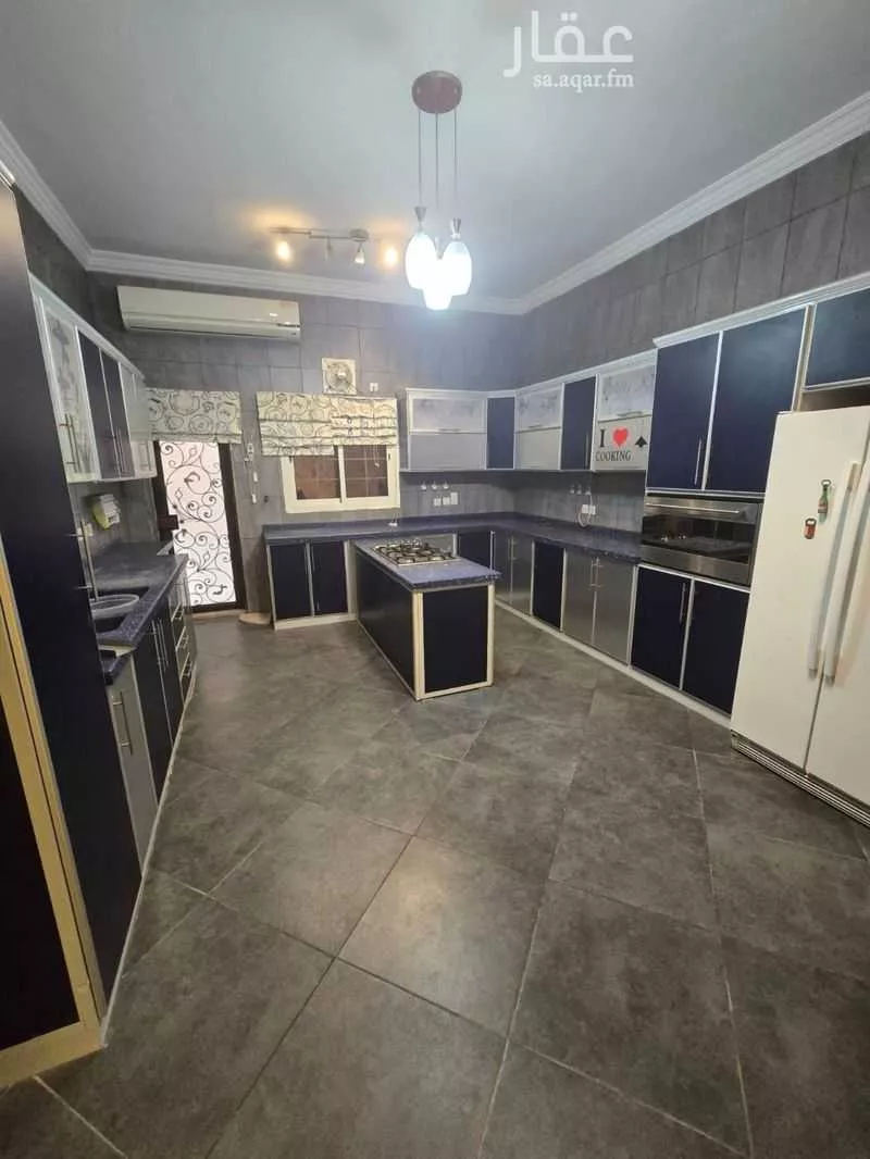 فيلا 9 غرف في النعيم 2