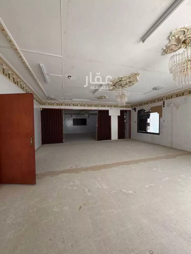 600 sqm building in Al Rawdah 5