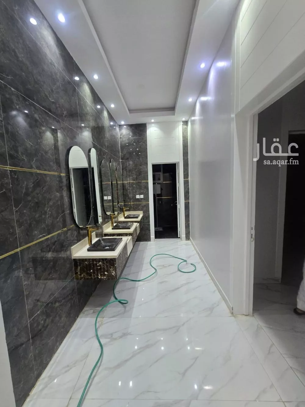 5 bedroom floor in Al Maizilah 4