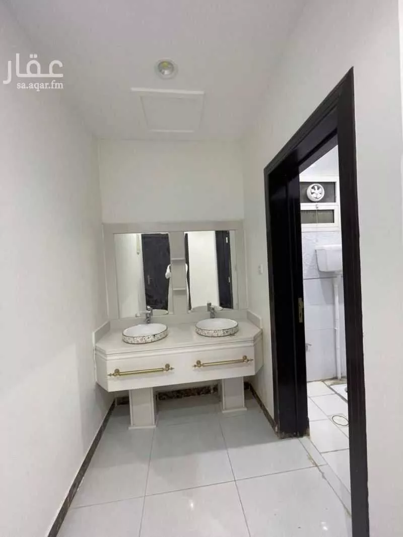 فيلا 11 غرف في الرمال 2