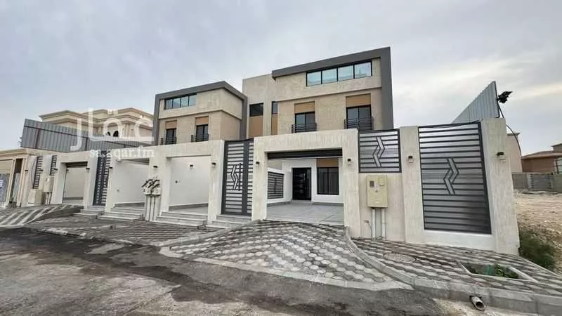 625 sqm building in Al Nuzhah 1