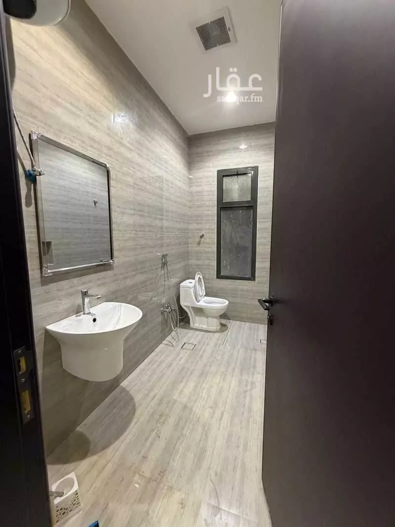 8 bedroom villa in Al Aridh, Riyadh 9