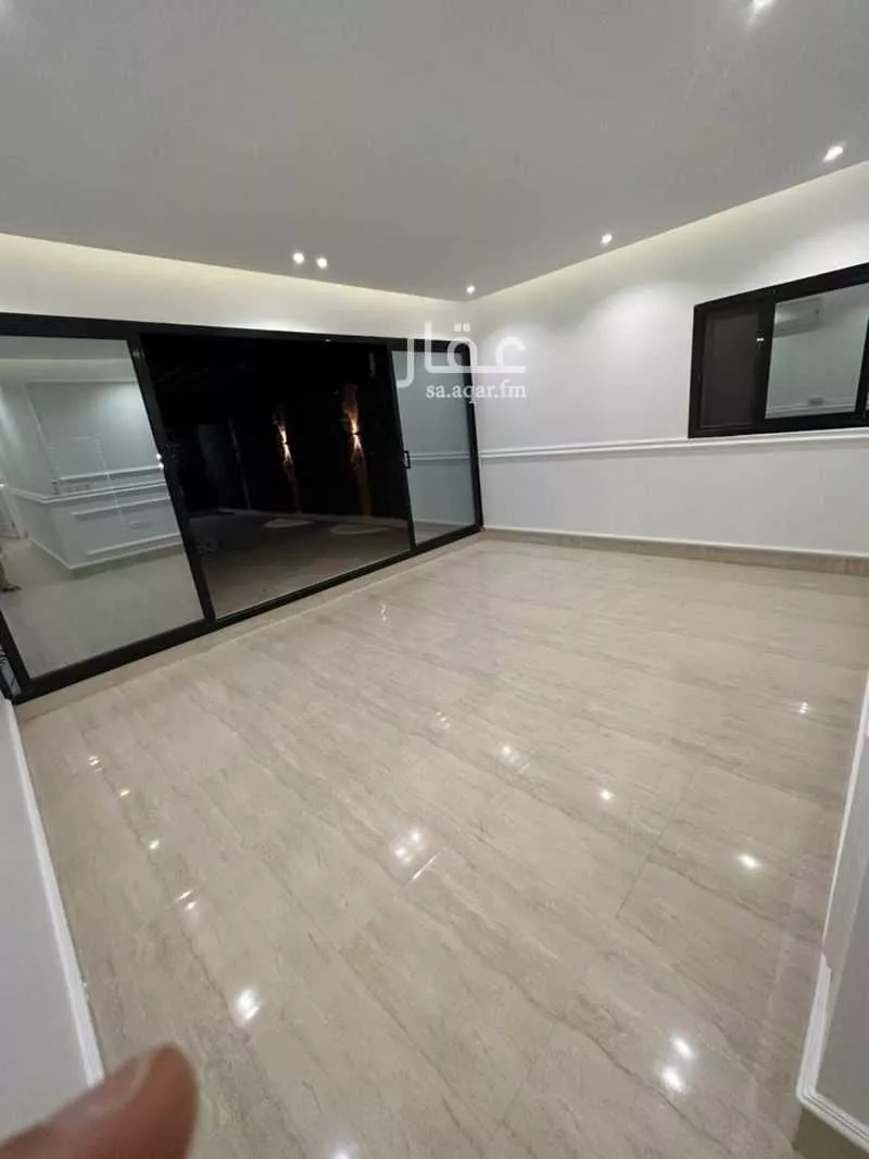 شقة 4 غرف في الملقا 5