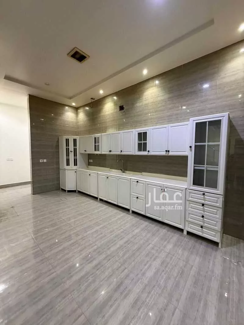 فيلا 8 غرف في العارض 5