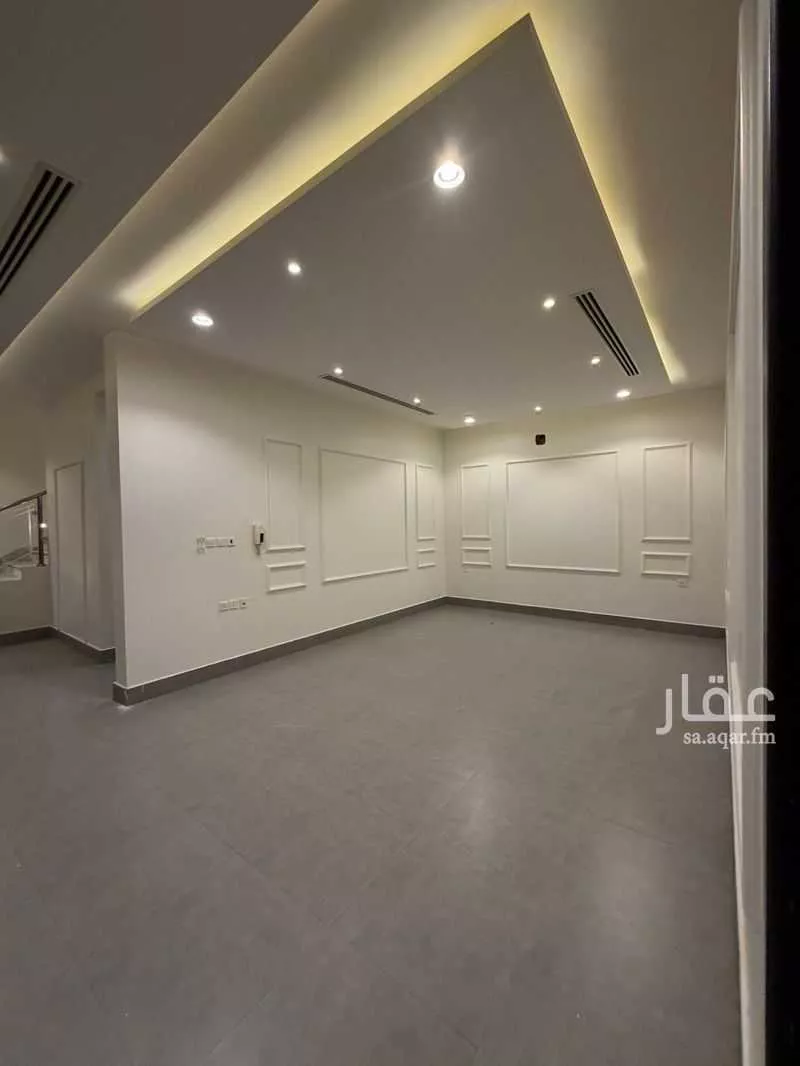 8 bedroom villa in Al Aridh, Riyadh 17