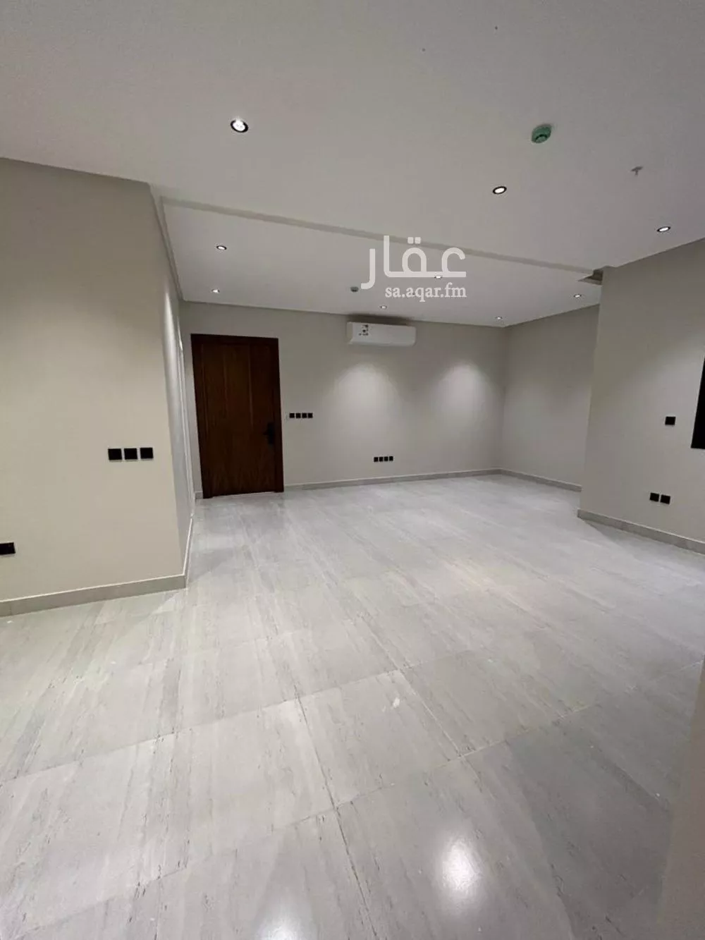 شقة 6 غرف في النرجس 5