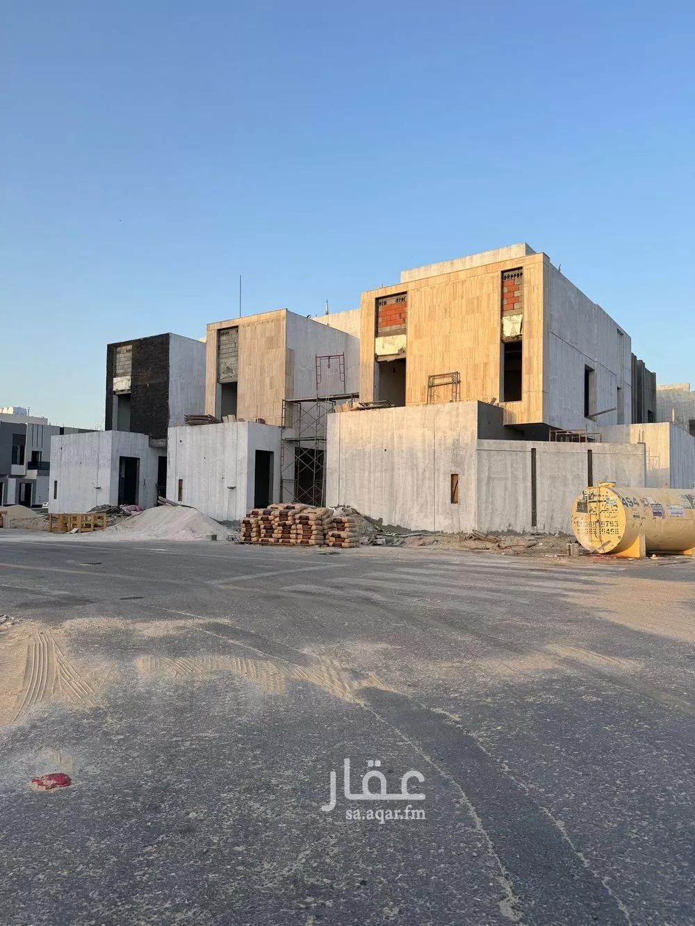 5 bedroom villa in Al Amwaj 4