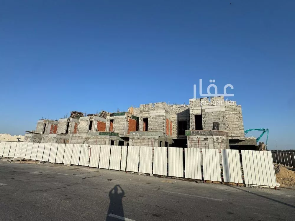 5 bedroom villa in Al Amwaj 2