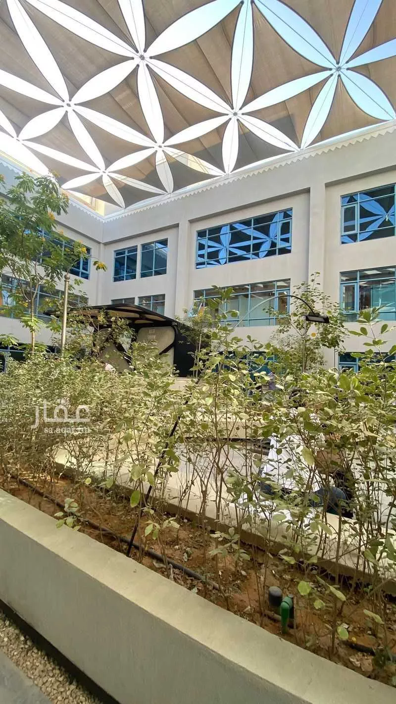 مكتب 884 م² في العارض 3