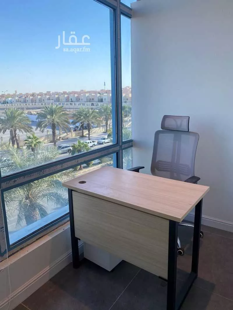 مكتب 884 م² في العارض 1