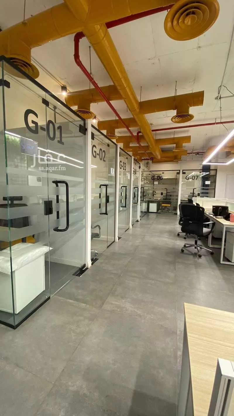 مكتب 884 م² في العارض 4