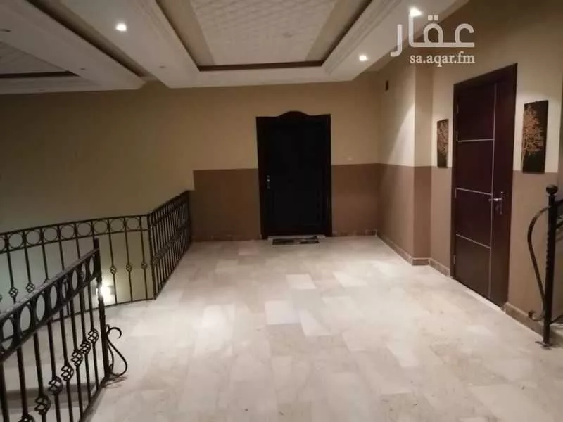 978 sqm building in Al Basateen 5