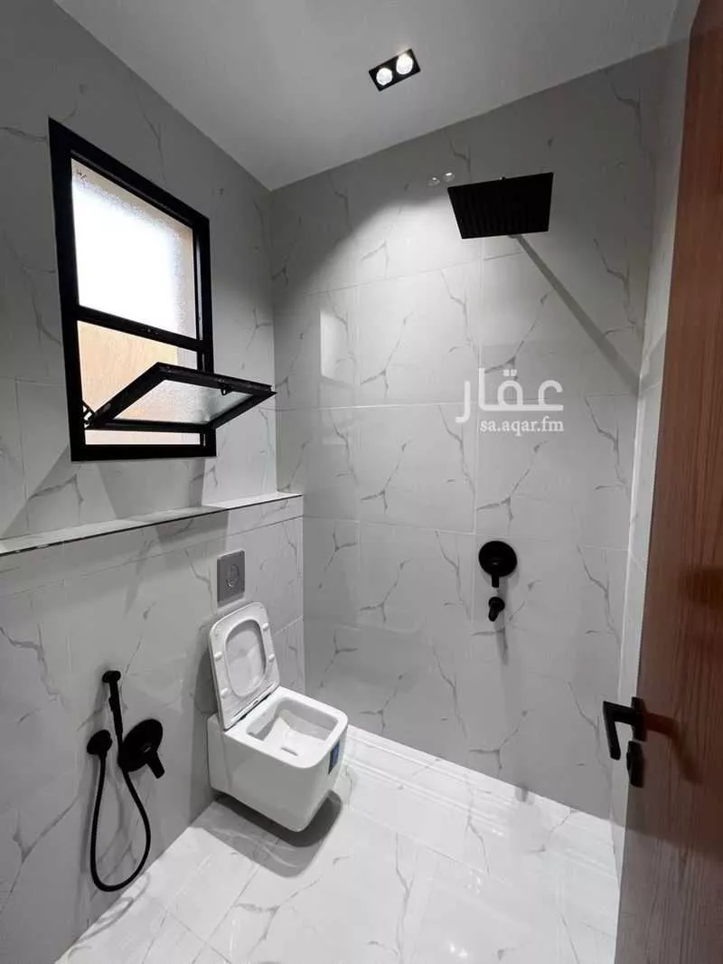 فيلا 4 غرف في الخليج 3