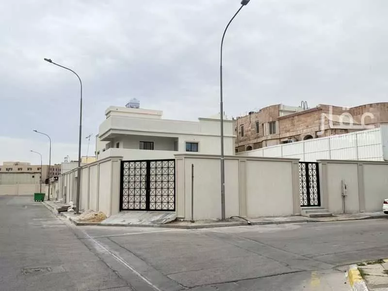 10 bedroom villa in Al Aqrabiyah, Eastern Province 5