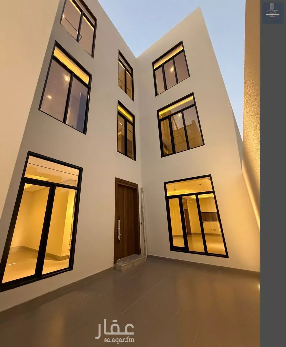 فيلا 5 غرف في الياقوت 4