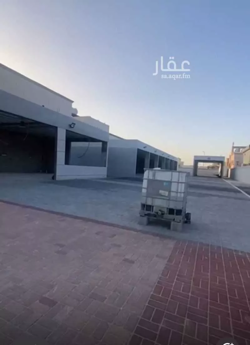 محل 300 م² في المنار 1