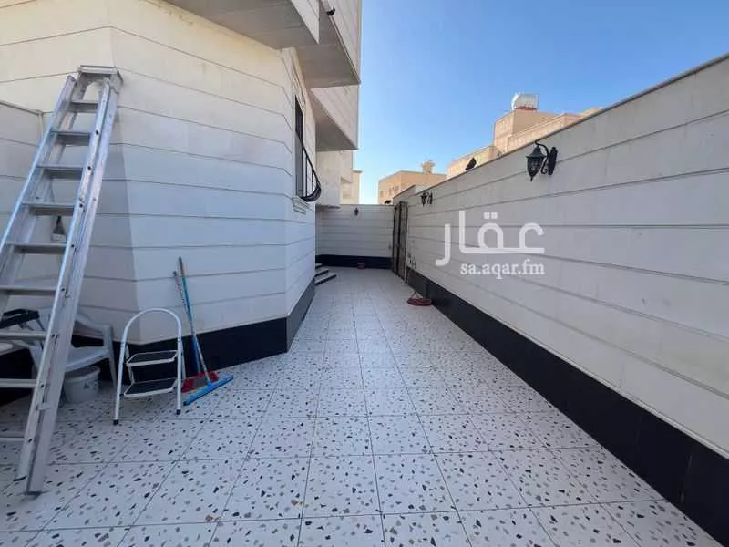 عمارة 660 م² في شظاة 5