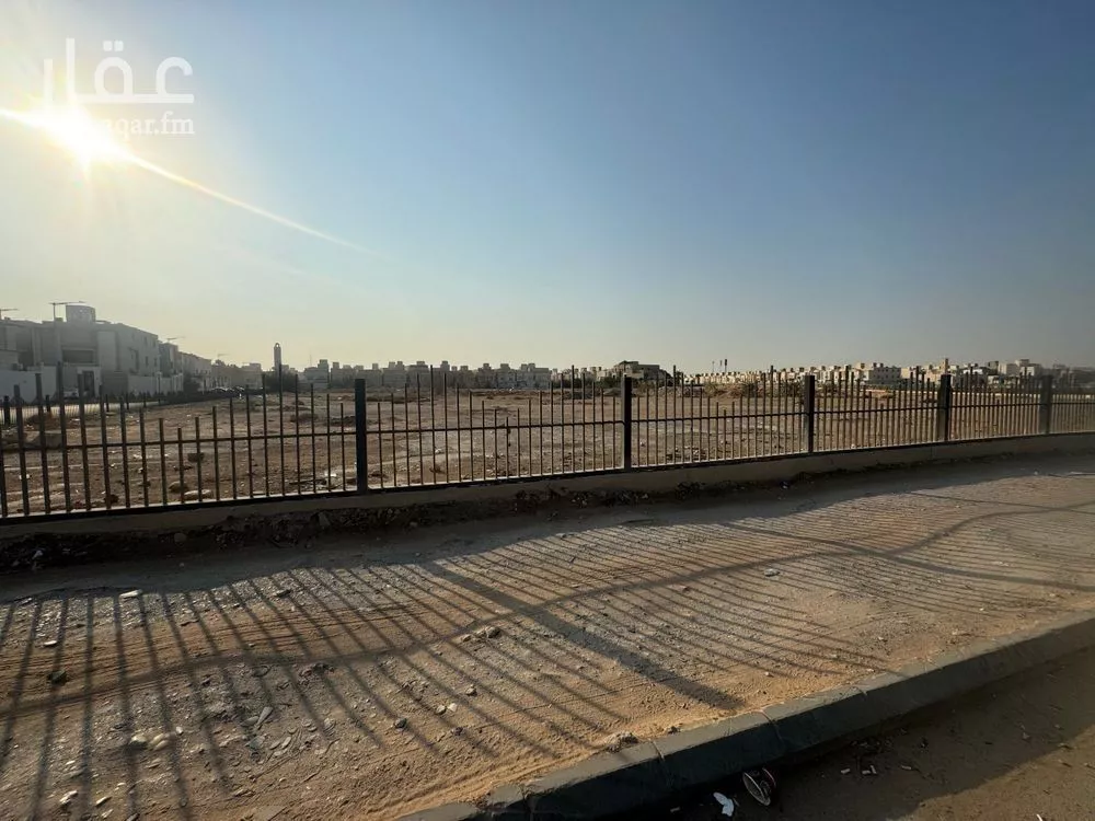 32000 sqm land in Al Qadisiyah 4