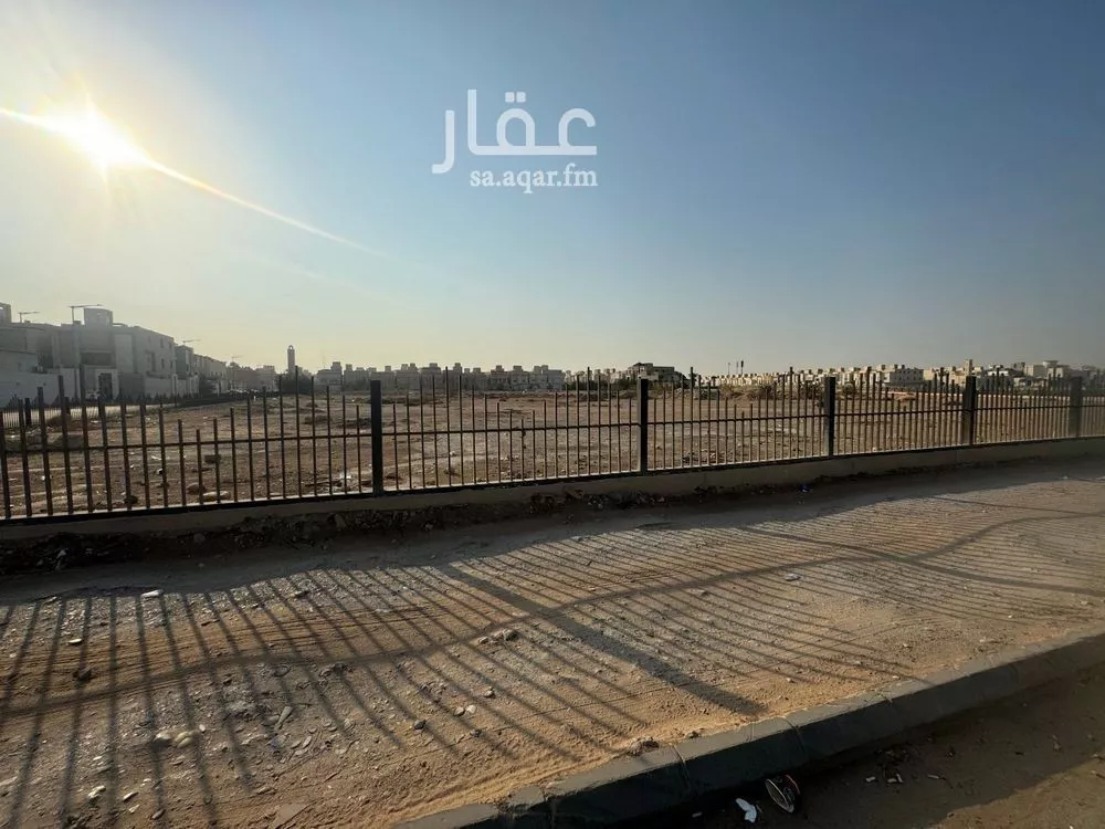 32000 sqm land in Al Qadisiyah 5