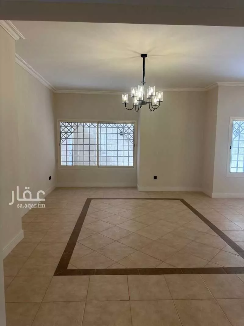 عمارة 1805 م² في العليا 4