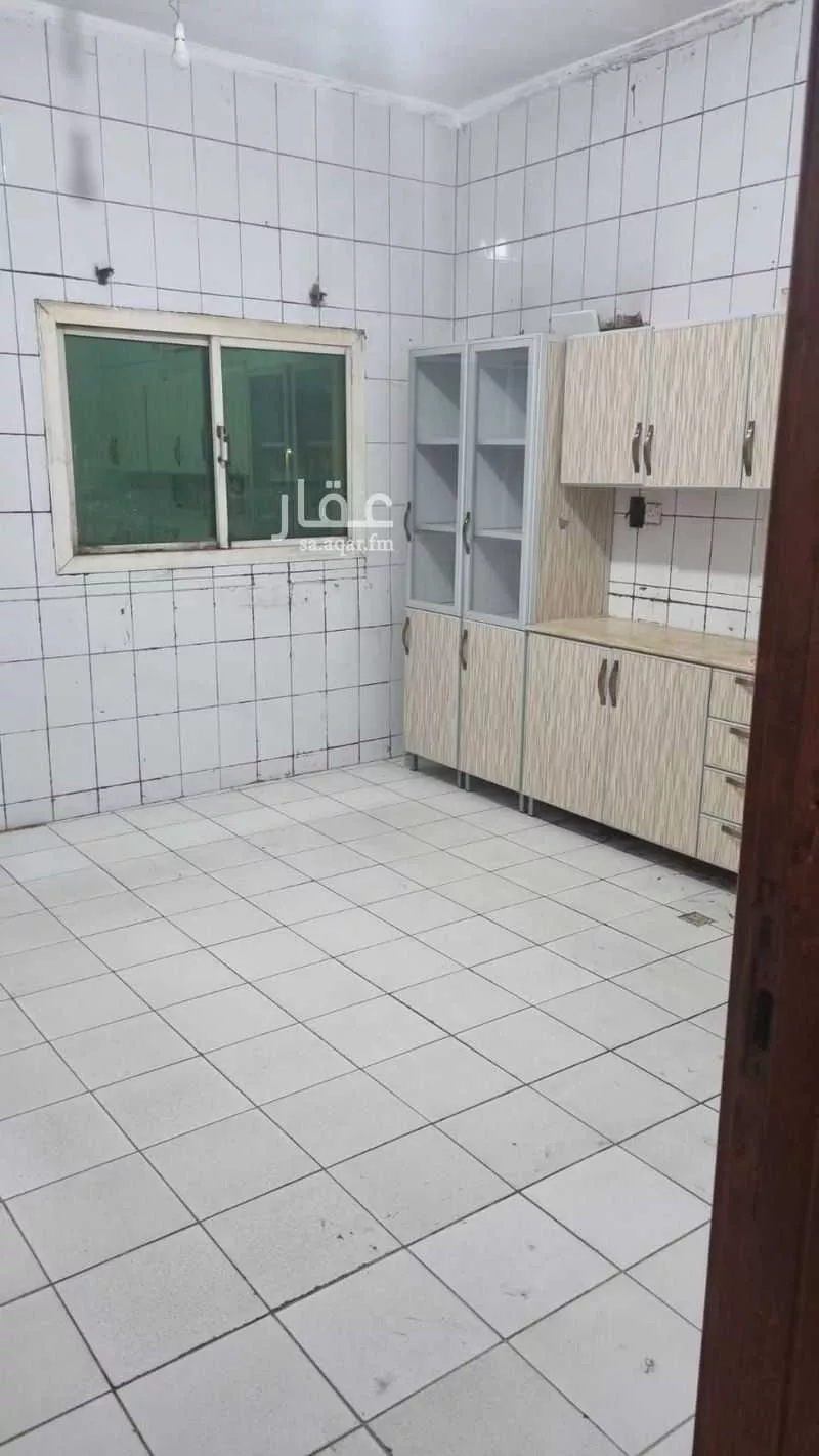 شقة 4 غرف في النزهة 5