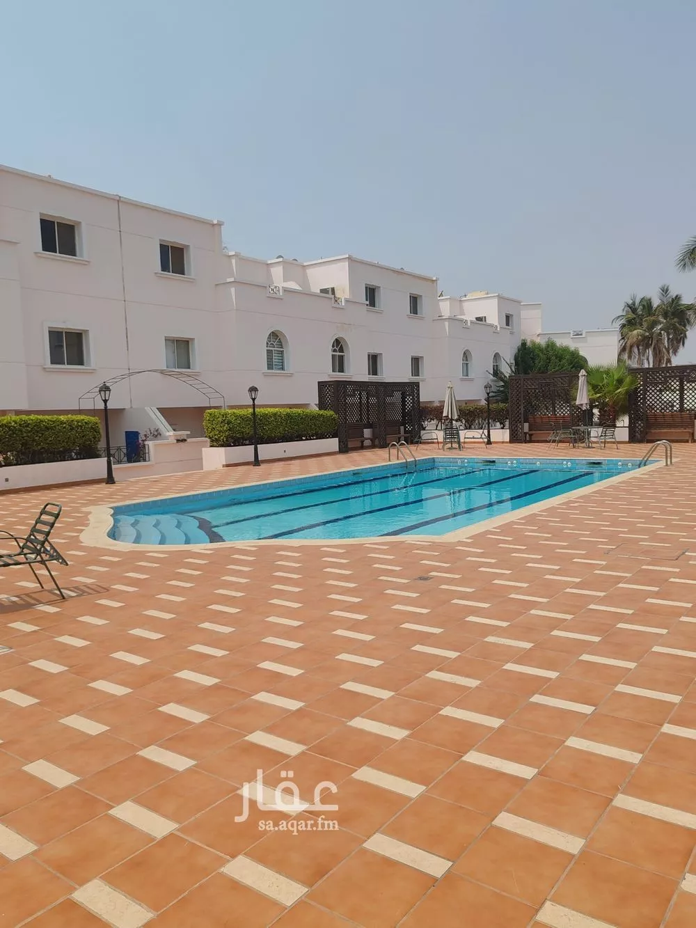 فيلا 4 غرف في الروضة 5