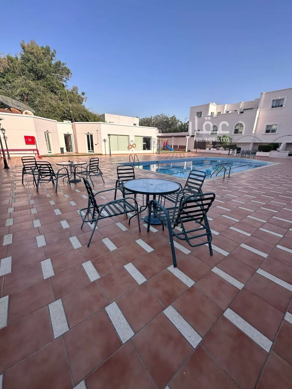 فيلا 4 غرف في الروضة 4