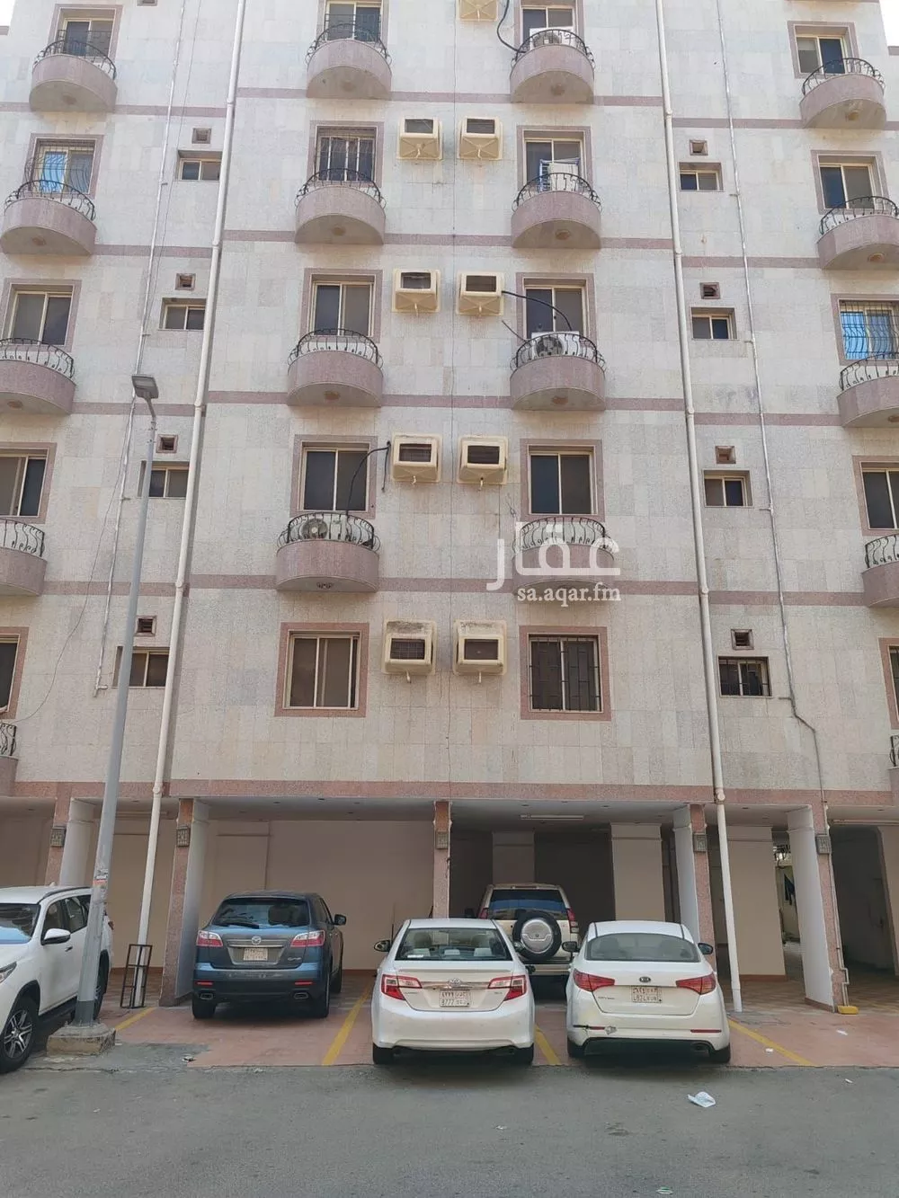 4 bedroom apartment in Al Aziziyah 1
