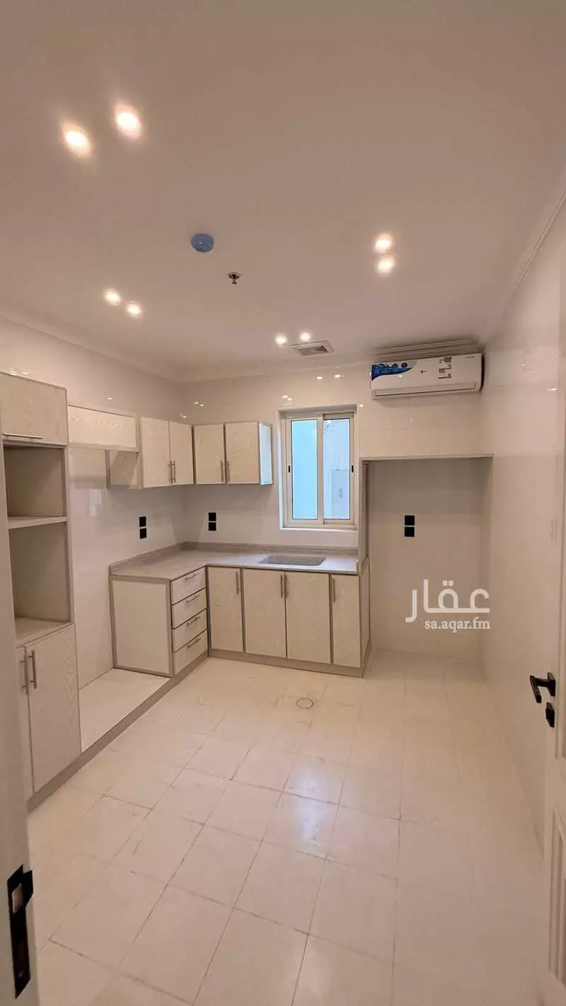 شقة 4 غرف في الحمرا 2