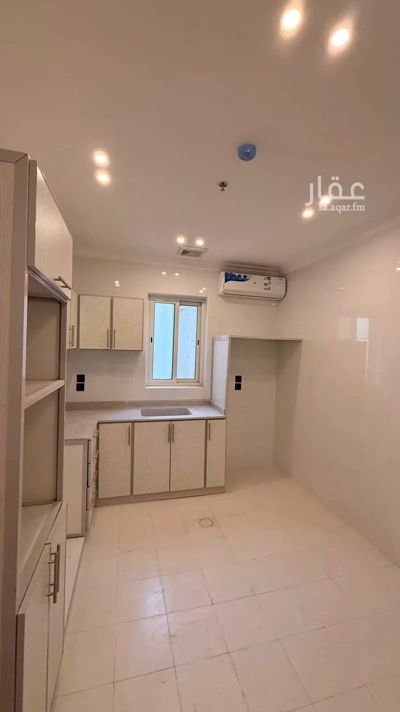 شقة 4 غرف في الحمرا 5