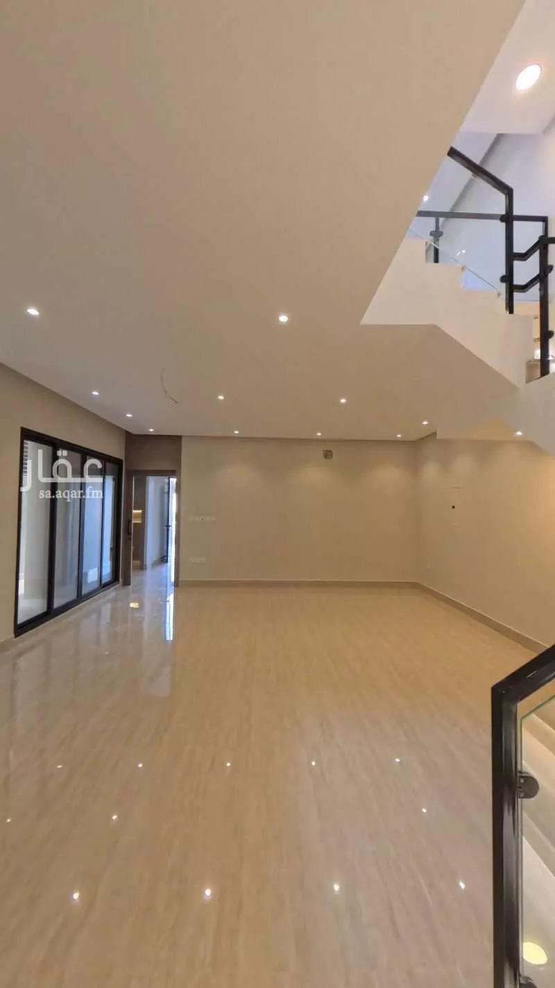 5 bedroom villa in Dahiat King Fahd 4