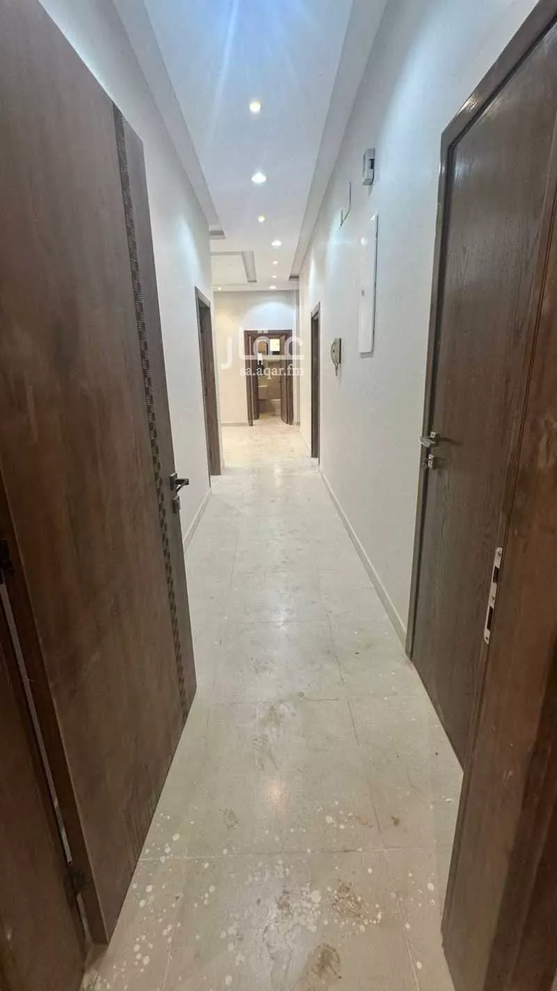 عمارة 300 م² في العمرة الجديدة 1