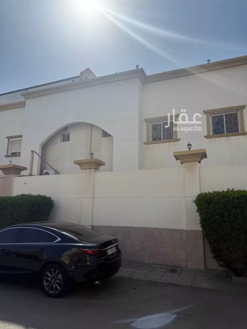 فيلا 8 غرف في الزهراء 4