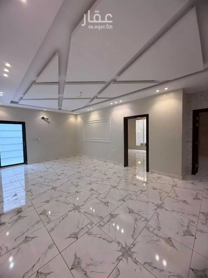 فيلا 9 غرف في الصالحية 3