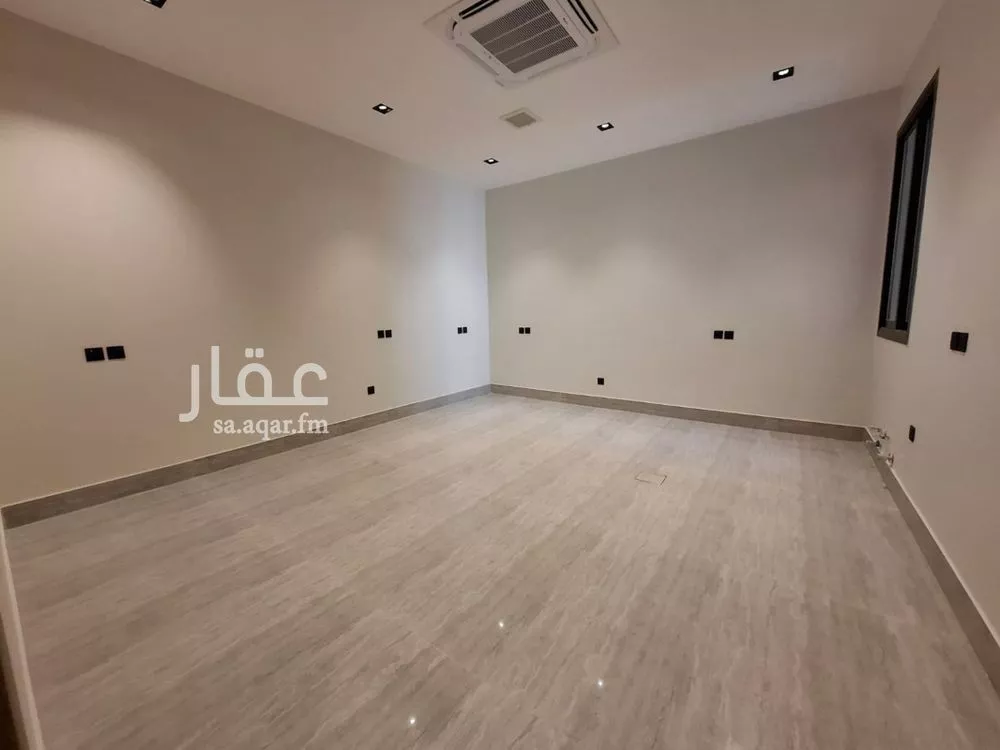 5 bedroom villa in Al Aridh 4