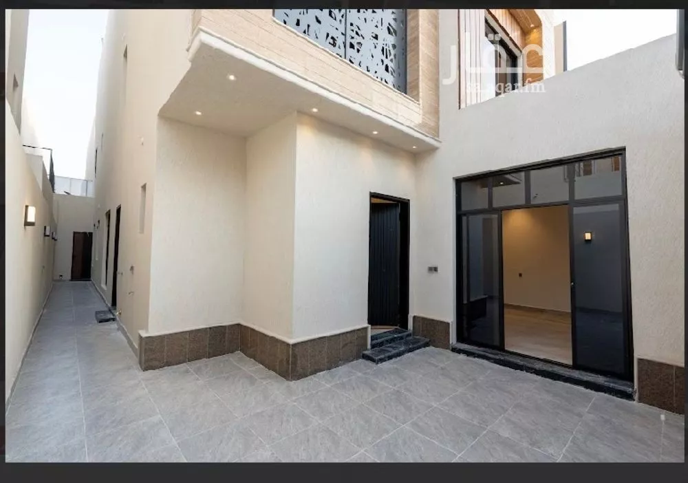 فيلا 5 غرف في الرمال 2