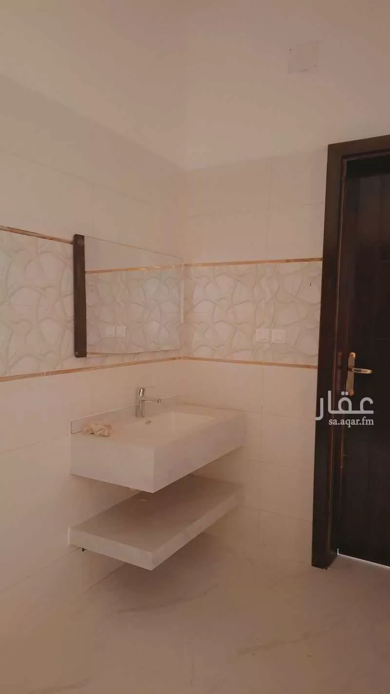 6 bedroom floor in King Fahd 1