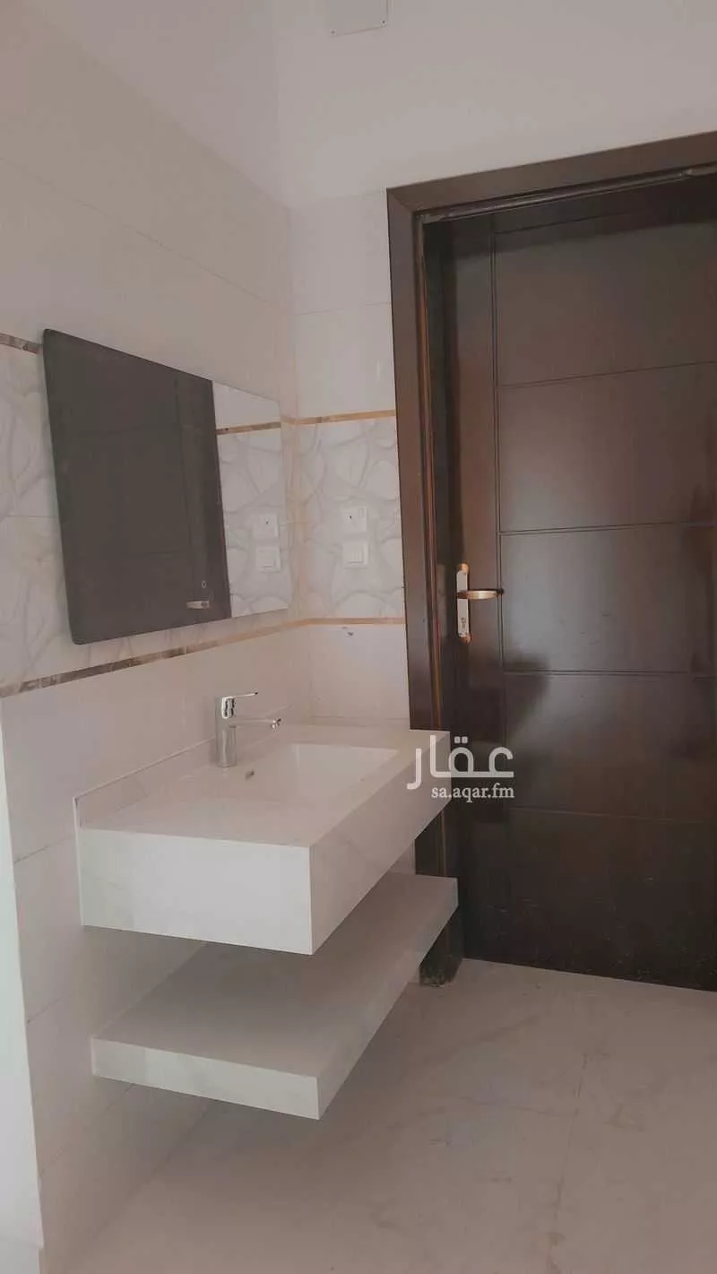 6 bedroom floor in King Fahd 3