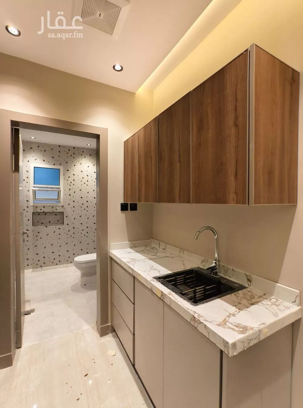 شقة 1 غرف في الملقا 5