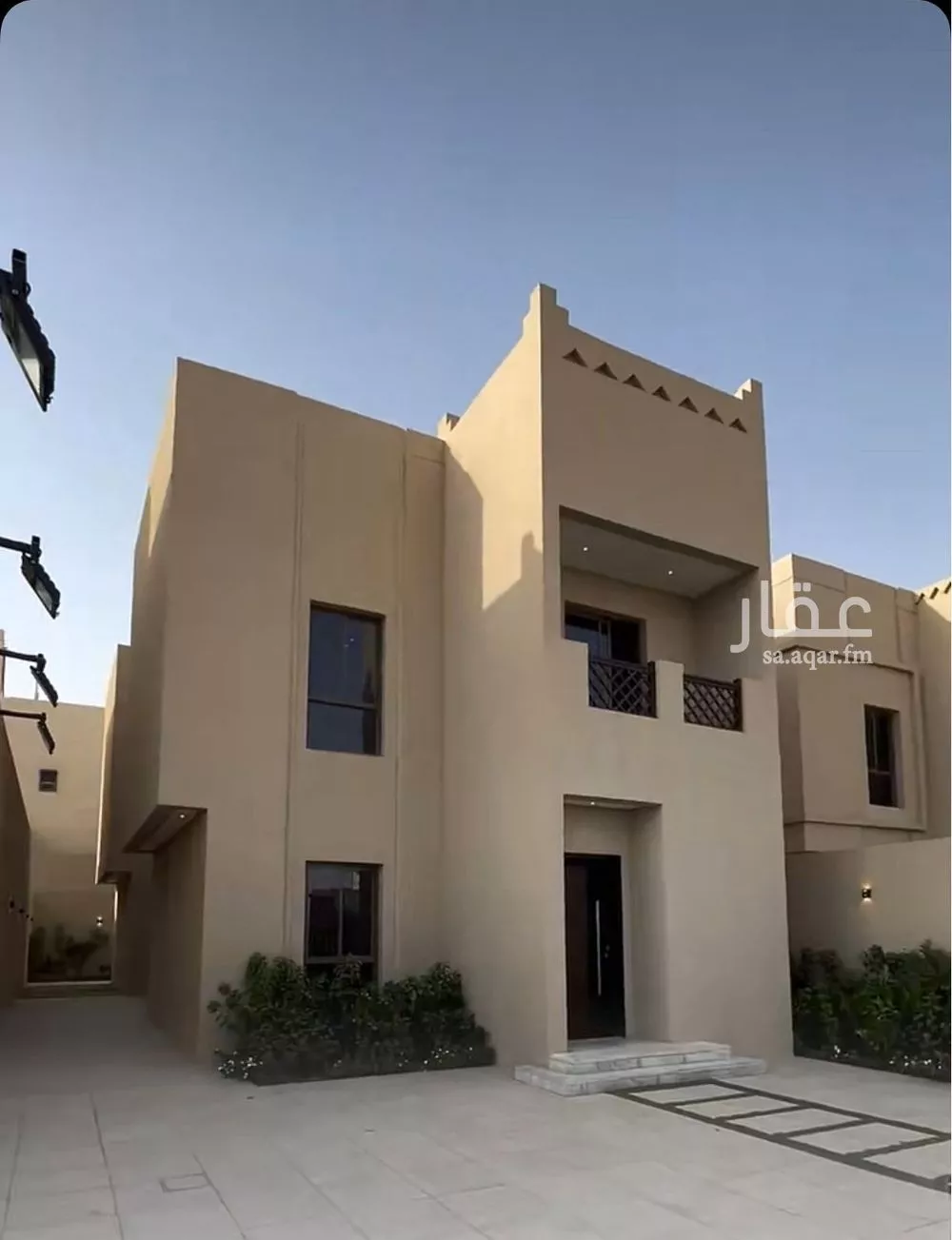 فيلا 7 غرف في عكاظ 4
