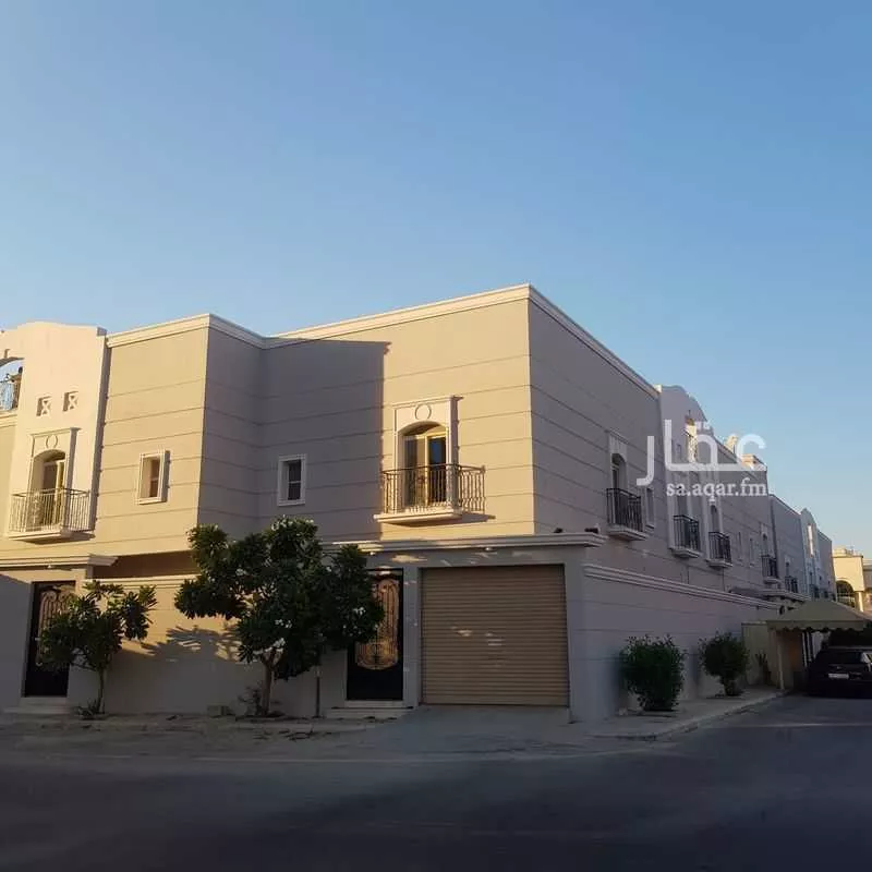 1464 sqm building in East Beach 1